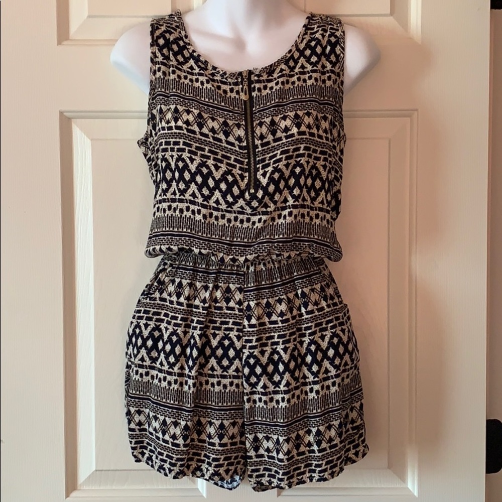 Printed Sleeveless Romper - Picture 1 of 6